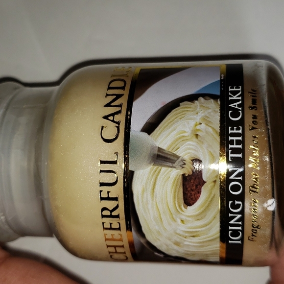 NEW- Set of 2 Scented Candles by Cheerful Giver, 6 oz, 30 hour burn time - Picture 3 of 5